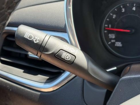 Used 2024 Chevrolet Equinox LT FWD image 24