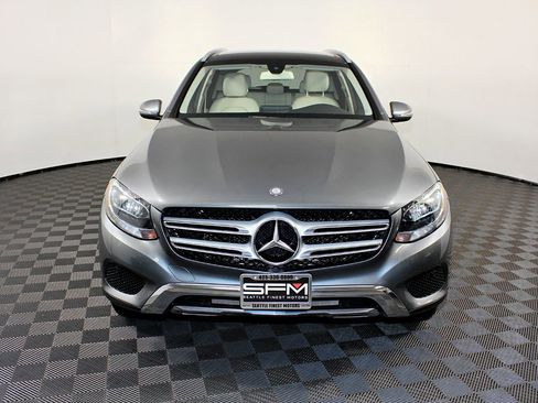 Used 2017 Mercedes-Benz GLC 300 4MATIC image 3