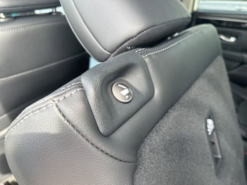 Used 2025 Honda Pilot EX-L image 24