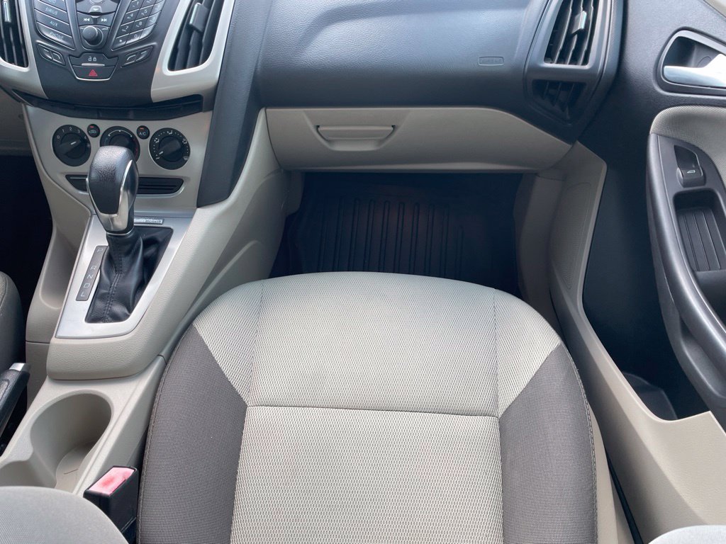 Used 2013 Ford Focus SE FWD image 23