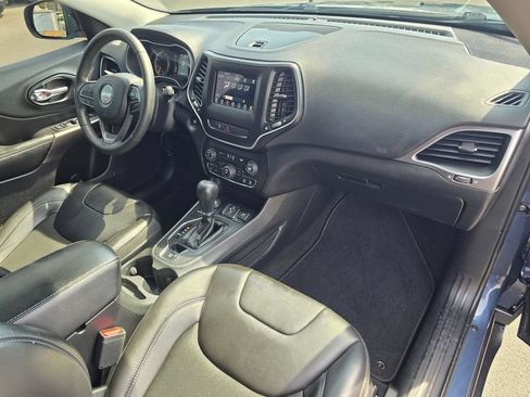 Used 2020 Jeep Cherokee Latitude Plus AWD/4WD image 15