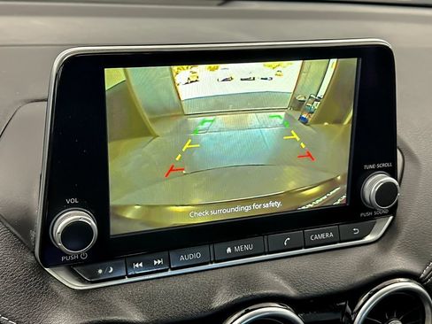 Used 2024 Nissan Sentra SV FWD image 17