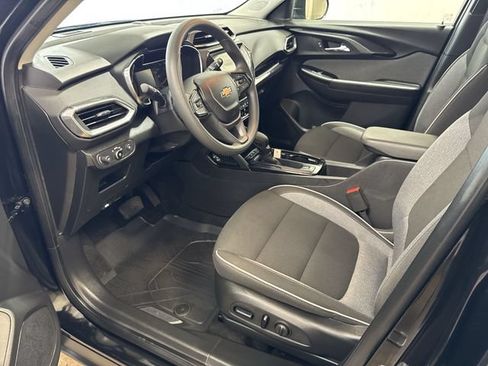 Used 2023 Chevrolet TrailBlazer LT w/ Convenience Package AWD/4WD image 11