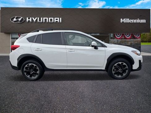 Used 2023 Subaru Crosstrek 2.0i Premium image 4