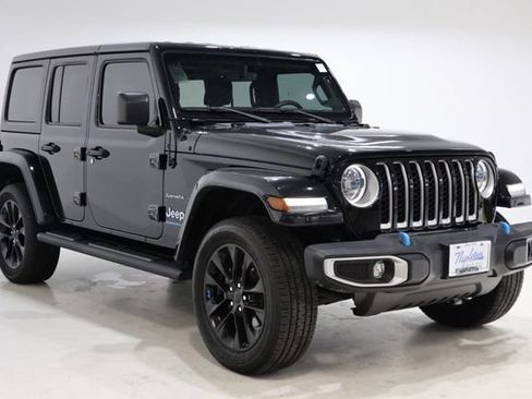 Used 2023 Jeep Wrangler Unlimited Sahara w/ Cold Weather Group AWD/4WD image 1
