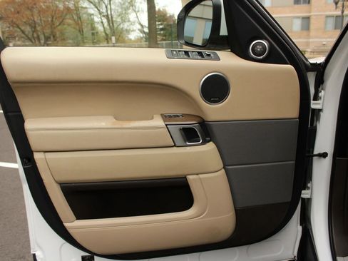 Used 2016 Land Rover Range Rover Sport HSE image 15