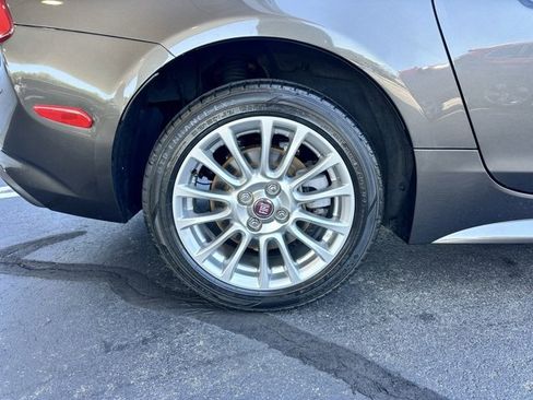 Used 2018 FIAT 124 Spider Classica w/ Technology & Siriusxm Group image 32