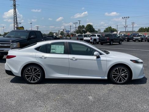 Used 2026 Toyota Camry XLE w/ Premium Plus Package FWD image 2