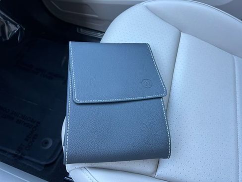 Used 2023 Volkswagen Atlas SE image 37