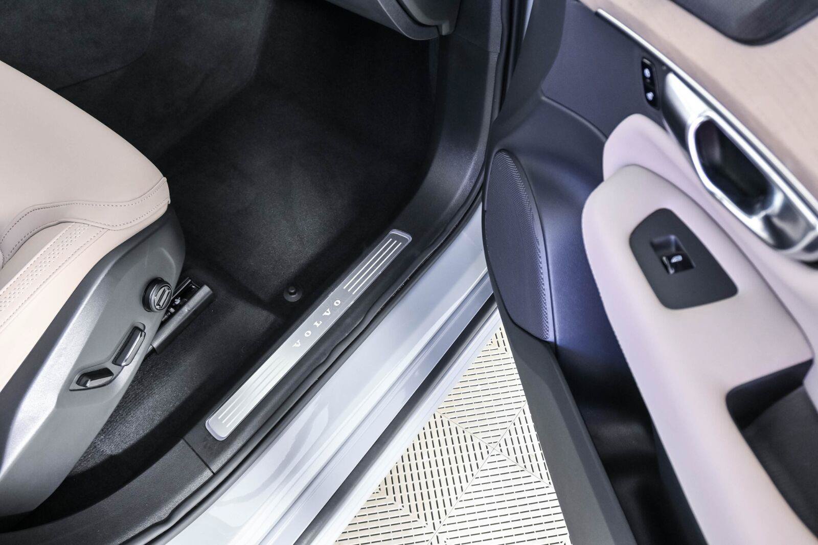 Certified 2026 Volvo XC90 B6 Plus AWD/4WD image 23
