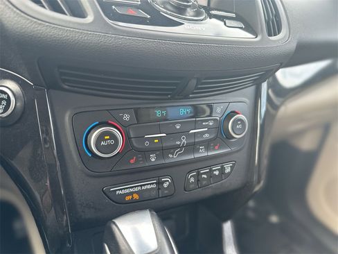 Used 2019 Ford Escape Titanium image 17