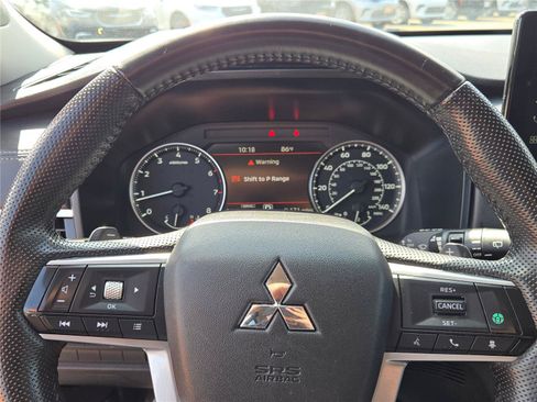 Used 2025 Mitsubishi Outlander SE AWD/4WD image 36