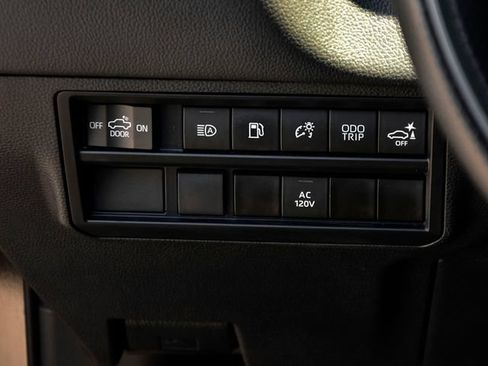 Used 2024 Toyota Tundra Limited AWD/4WD image 30