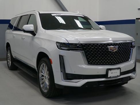 Used 2022 Cadillac Escalade ESV Premium Luxury image 8