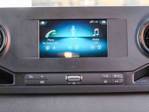 Used 2024 Mercedes-Benz Sprinter 2500 image 17