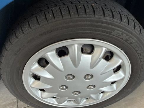 Used 2010 Toyota Yaris Sedan FWD image 34