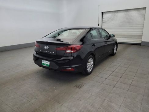 Used 2019 Hyundai Elantra SE w/ Cargo Package FWD image 9
