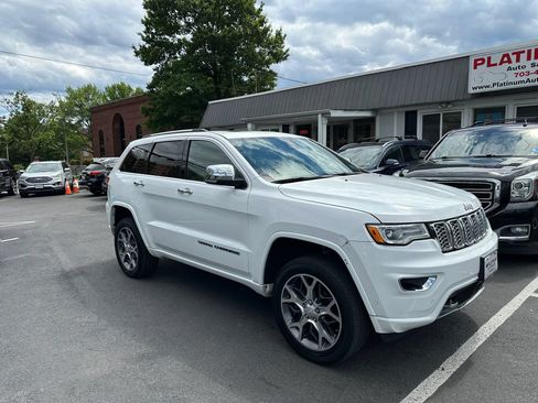 Used 2019 Jeep Grand Cherokee Overland AWD/4WD image 5
