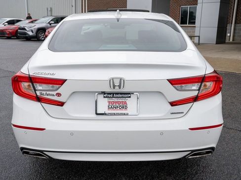 Used 2018 Honda Accord Touring image 4