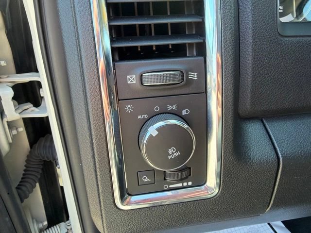 Used 2016 RAM 1500 Laramie w/ Convenience Group AWD/4WD image 14