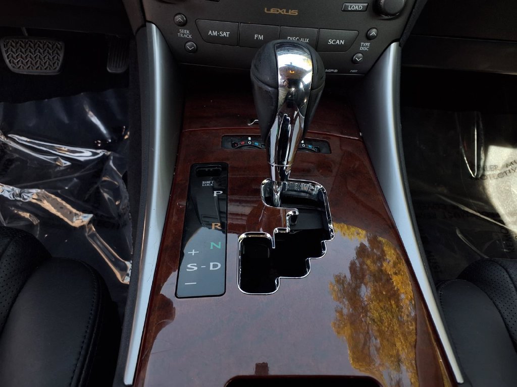 Used 2007 Lexus IS 250 w/ Premium Pkg RWD image 8