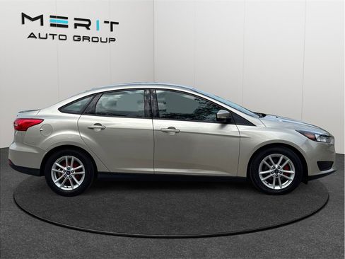 Used 2017 Ford Focus SE FWD image 10