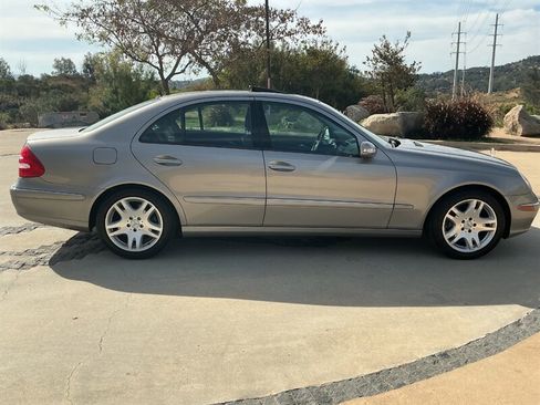 Used 2003 Mercedes-Benz E 500 Sedan image 5