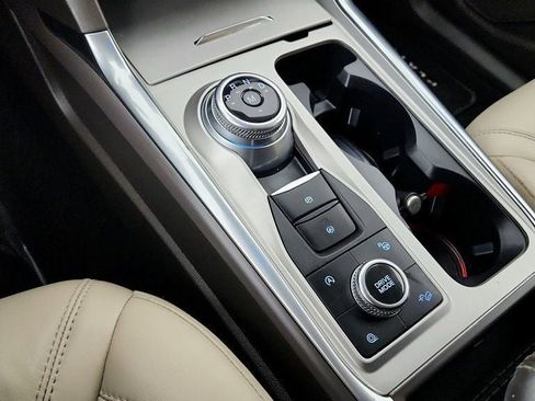 Used 2021 Ford Explorer Platinum w/ Equipment Group 601A image 17