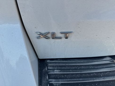 Used 2023 Ford Expedition XLT image 9