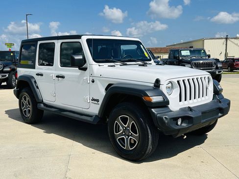 Used 2022 Jeep Wrangler Unlimited Sport AWD/4WD image 2