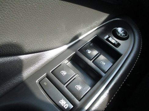 Used 2018 Buick Envision Essence image 26