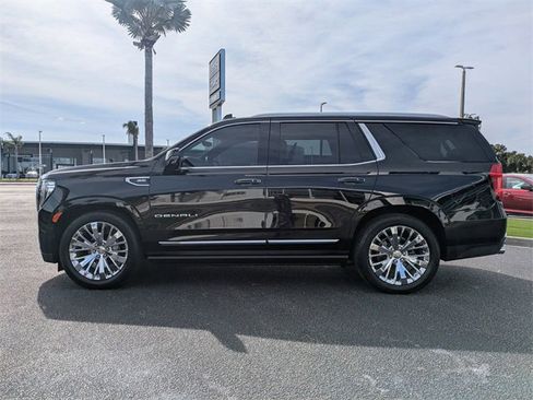 Used 2022 GMC Yukon Denali w/ Denali Ultimate Package image 7