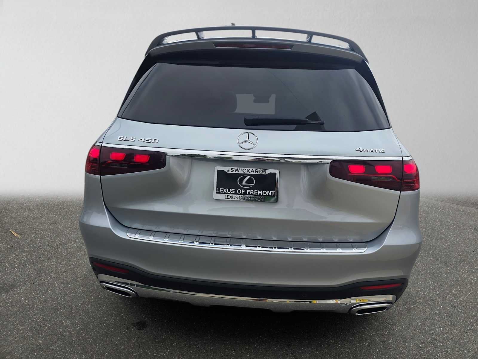 Used 2024 Mercedes-Benz GLS 450 4MATIC image 4
