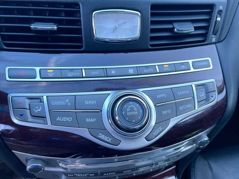 Used 2019 INFINITI Q70 Luxe image 19