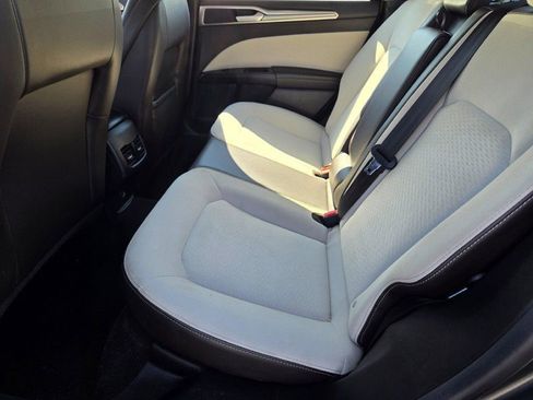 Used 2020 Ford Fusion SE w/ Equipment Group 151A image 13