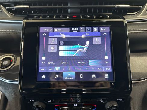 Used 2021 Jeep Grand Cherokee L Laredo image 27