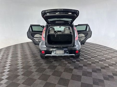 Used 2017 Kia Soul + w/ Primo Package FWD image 15