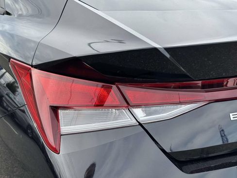 Used 2024 Hyundai Elantra SEL FWD image 12