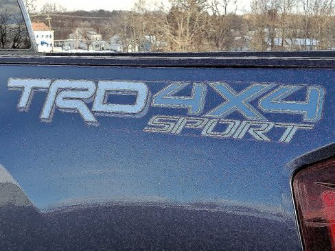 Used 2019 Toyota Tacoma TRD Sport image 32