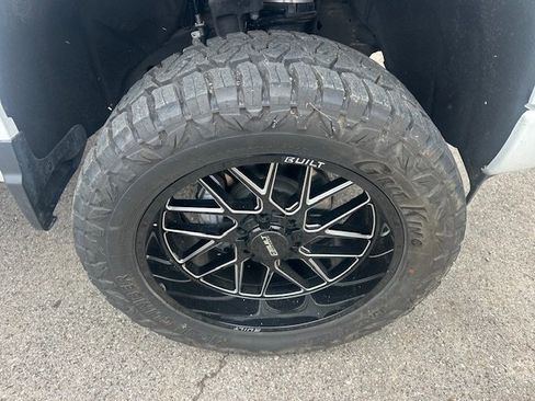 Used 2022 Chevrolet Silverado 1500 LT image 9