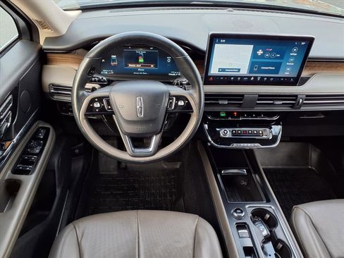 Used 2023 Lincoln Corsair Reserve w/ Equipment Group 201A image 2