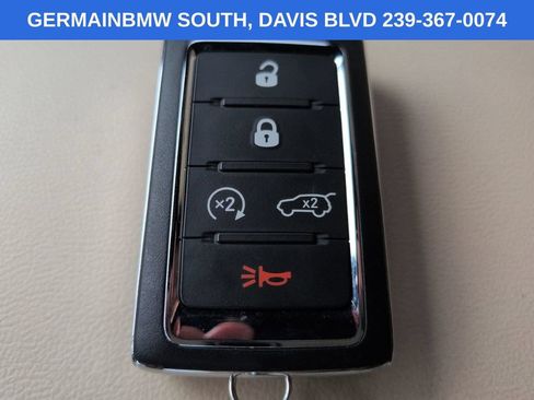 Used 2023 Jeep Grand Cherokee Limited w/ Black Appearance Package AWD/4WD image 32