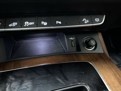 Used 2022 Audi Q5 e Prestige w/ Prestige Package image 25