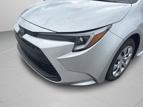Used 2023 Toyota Corolla LE FWD image 35