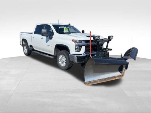 Used 2021 Chevrolet Silverado 3500 LT w/ Snow Plow Prep/Camper Package image 3