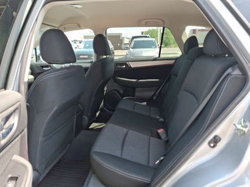 Used 2017 Subaru Outback 2.5i Premium AWD/4WD image 10