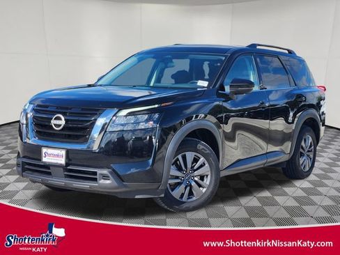 Used 2024 Nissan Pathfinder SV FWD image 1