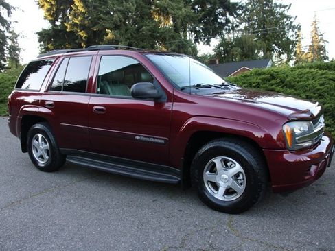 Used 2005 Chevrolet TrailBlazer LS w/ LS Preferred Equipment Group AWD/4WD image 2