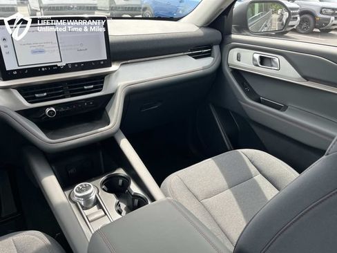 New 2026 Ford Explorer Active RWD image 15
