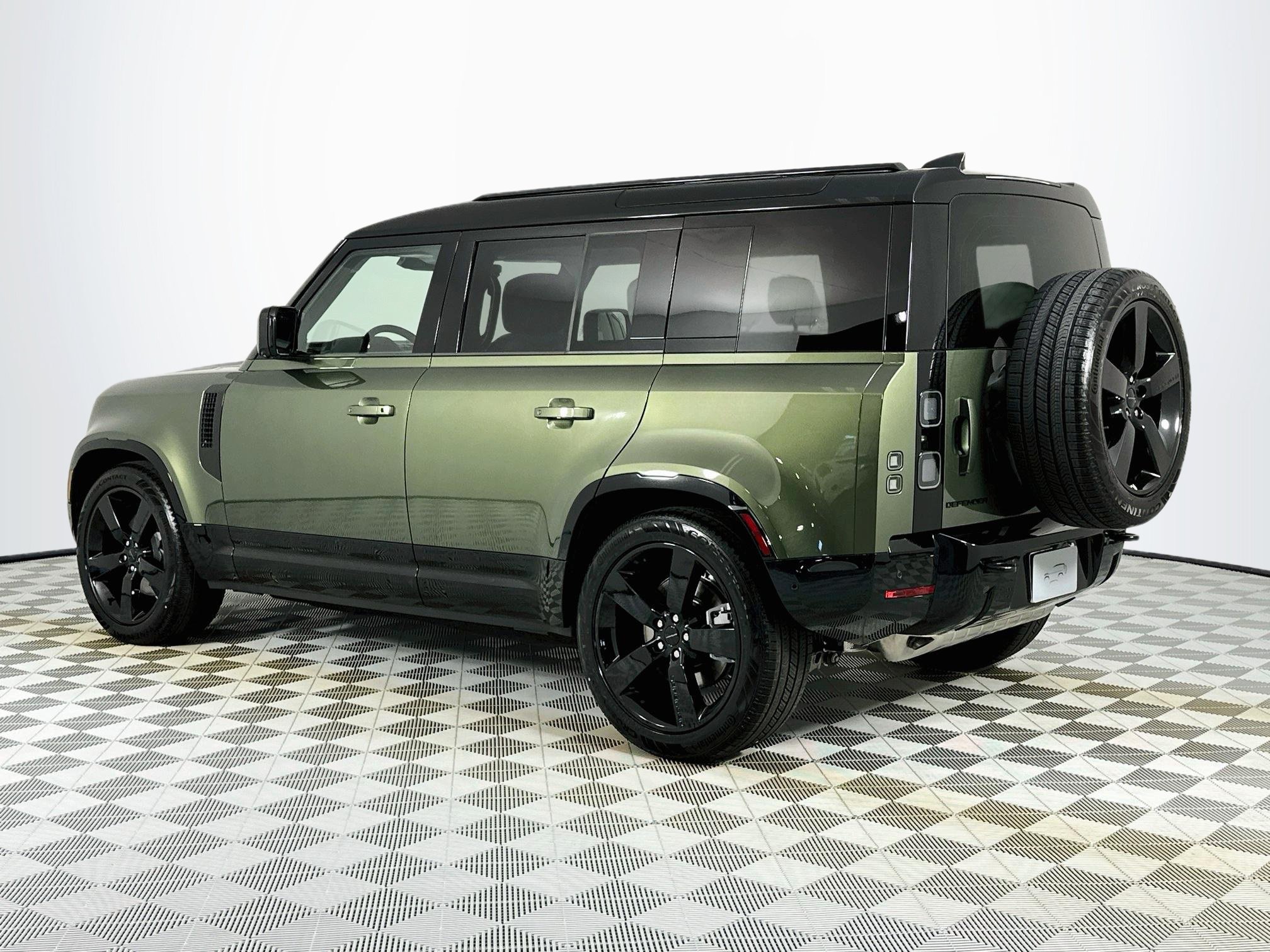 New 2026 Land Rover Defender 110 X-Dynamic SE AWD/4WD image 7